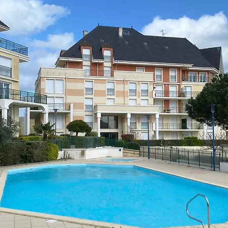 Le Petit Paradis